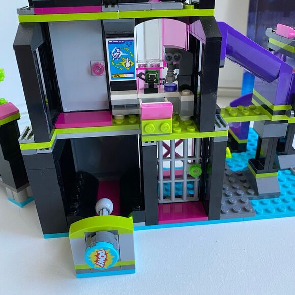 LEGO DC Super Hero Girls Lena Luthor Kryptomite Factory 41238 Building‎ Retired - Picture 10 of 12
